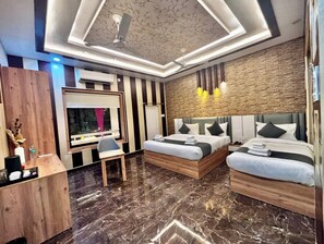 Family Room | Desk, laptop workspace, iron/ironing board, free WiFi - RRR Hotel (Faizabad)