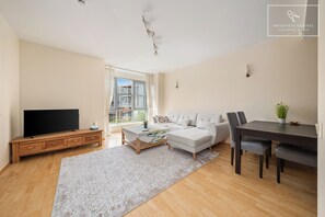 Smart TV - Kalaranna Gem Near Beach, Port & Old Town (Tallinn)
