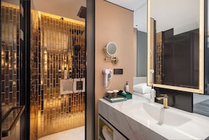 Superior Double Room | Bathroom