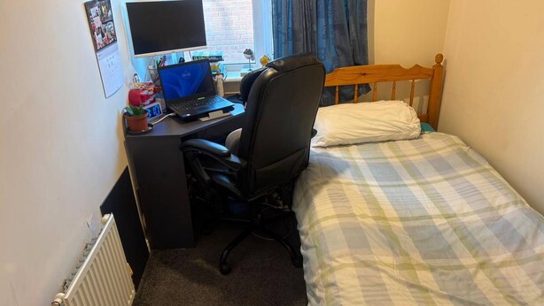 Room - Perfect Base for Leeds, York & Selby (Leeds)