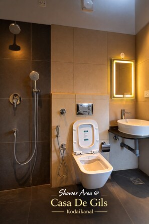 Bathroom - Casa De Gils | Luxury Family & Group Stay in Kodaikanal (Kodaikanal)