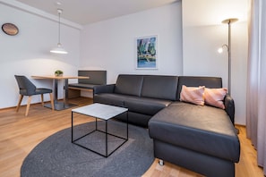 TV, books - Vrbo Property (Hagnau am Bodensee)