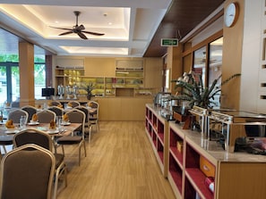 Free daily local cuisine breakfast 