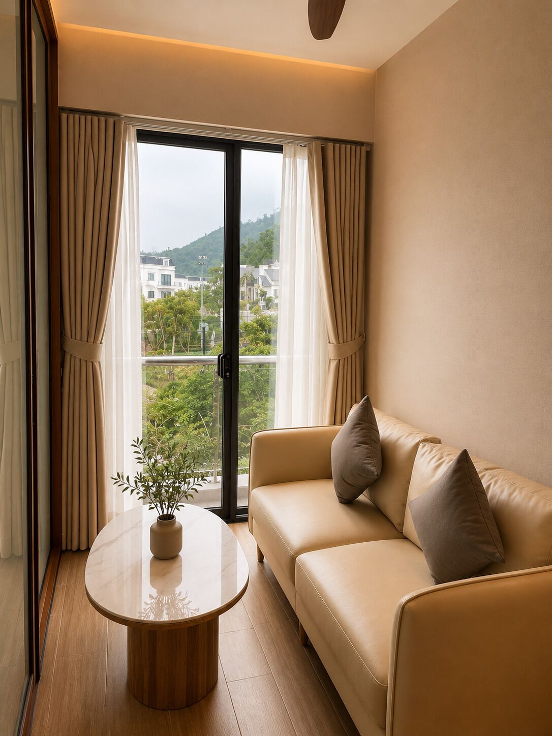 Deluxe Double Room, Courtyard View | Living area