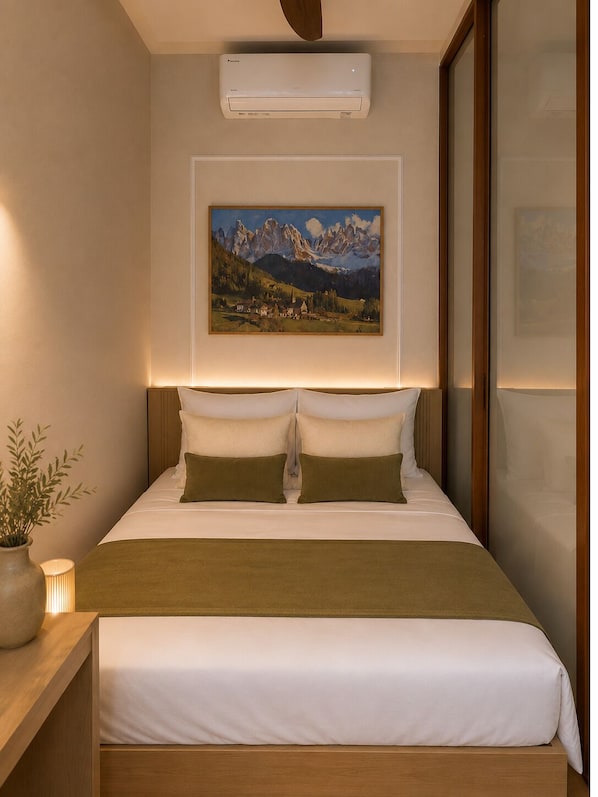 Deluxe Double Room, Courtyard View