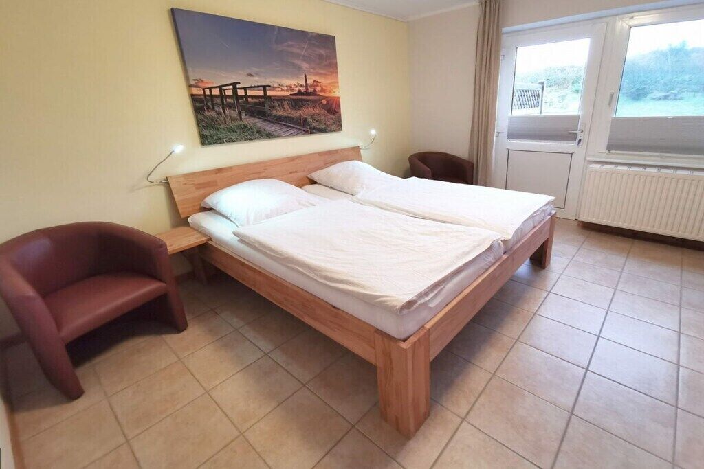 1 bedroom, desk, iron/ironing board, WiFi (free)