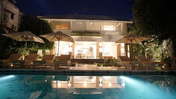 2 outdoor pools, pool umbrellas, pool loungers