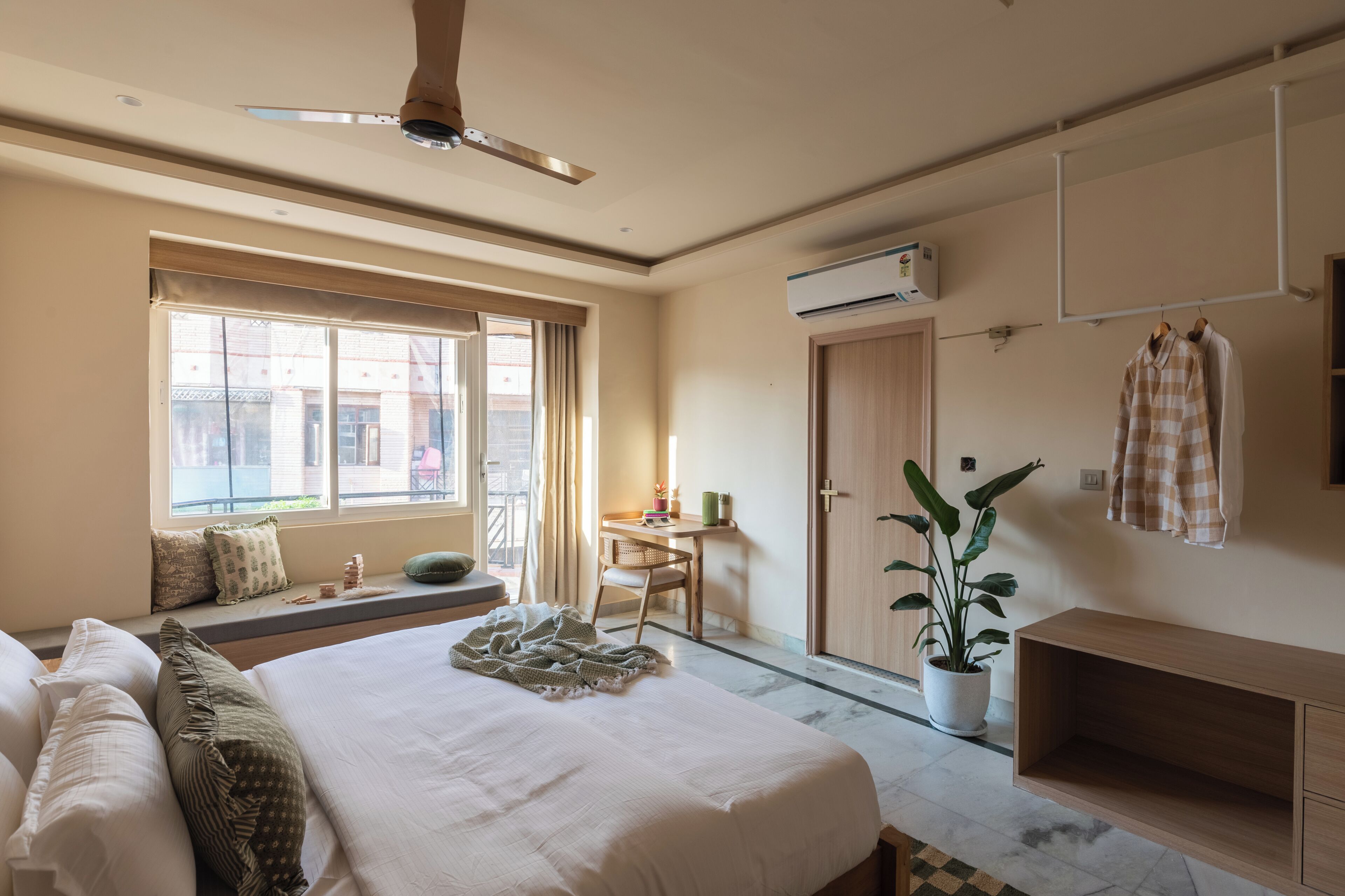 3 chambres, fer et planche à repasser, Wi-Fi, draps fournis