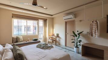 3 chambres, fer et planche à repasser, Wi-Fi, draps fournis