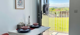 Stunning coastal 1-bedroom studio in Curracloe, Co. Wexford ideal location