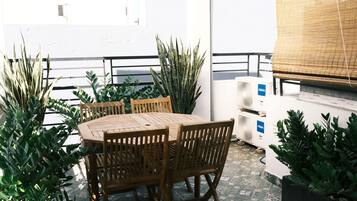 Casa superior, sacada | Terraço/pátio