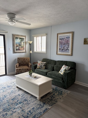 Smart TV - Serene 1-bedroom condo with lake access in White Lake (Elizabethtown)