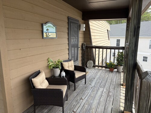 Serene 1-bedroom condo with lake access in White Lake