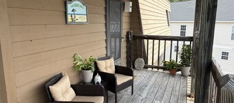 Serene 1-bedroom condo with lake access in White Lake