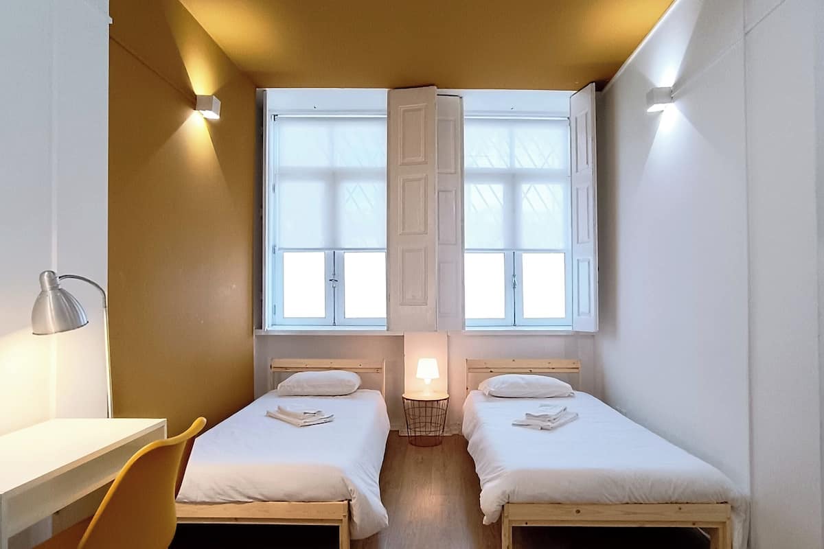 Economy Twin Room | Laptop workspace, iron/ironing board (on request), WiFi (free)