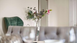 Interior - Framlingham Court, Romford, London (Greater London)