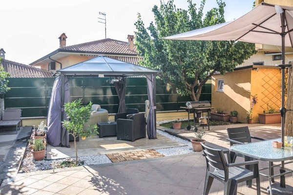 255_La Casetta_28 vista d_insieme_ piscina_ zona colazione_ casetta_25