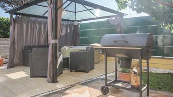 Room, Patio | Terrace/patio