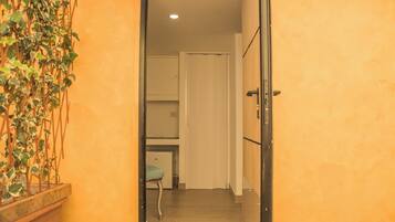 Kamer, terras | Interieur