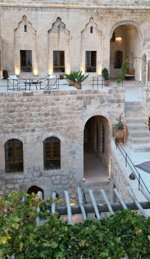 Front of property - Rec326 Tarihi Konak (Mardin)