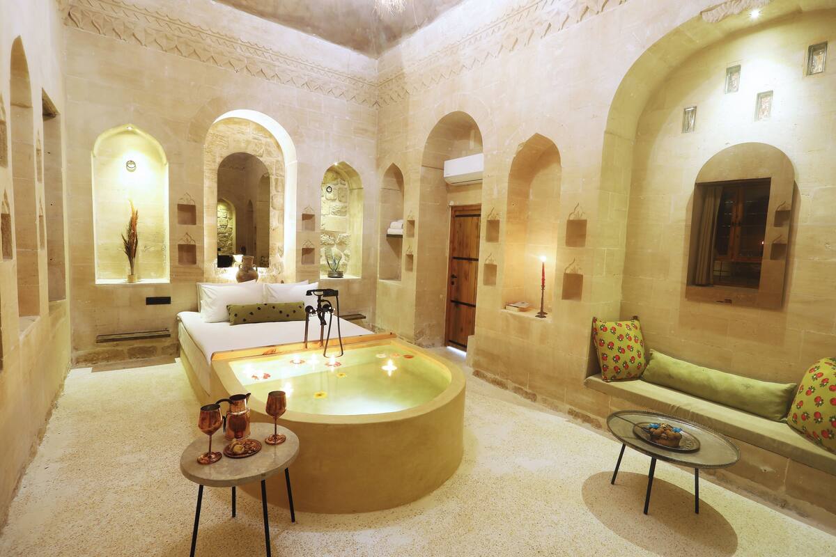 Romantic Suite with Mesopotamian View | Bộ trải giường bằng vải cotton Ai Cập, bộ đồ giường cao cấp