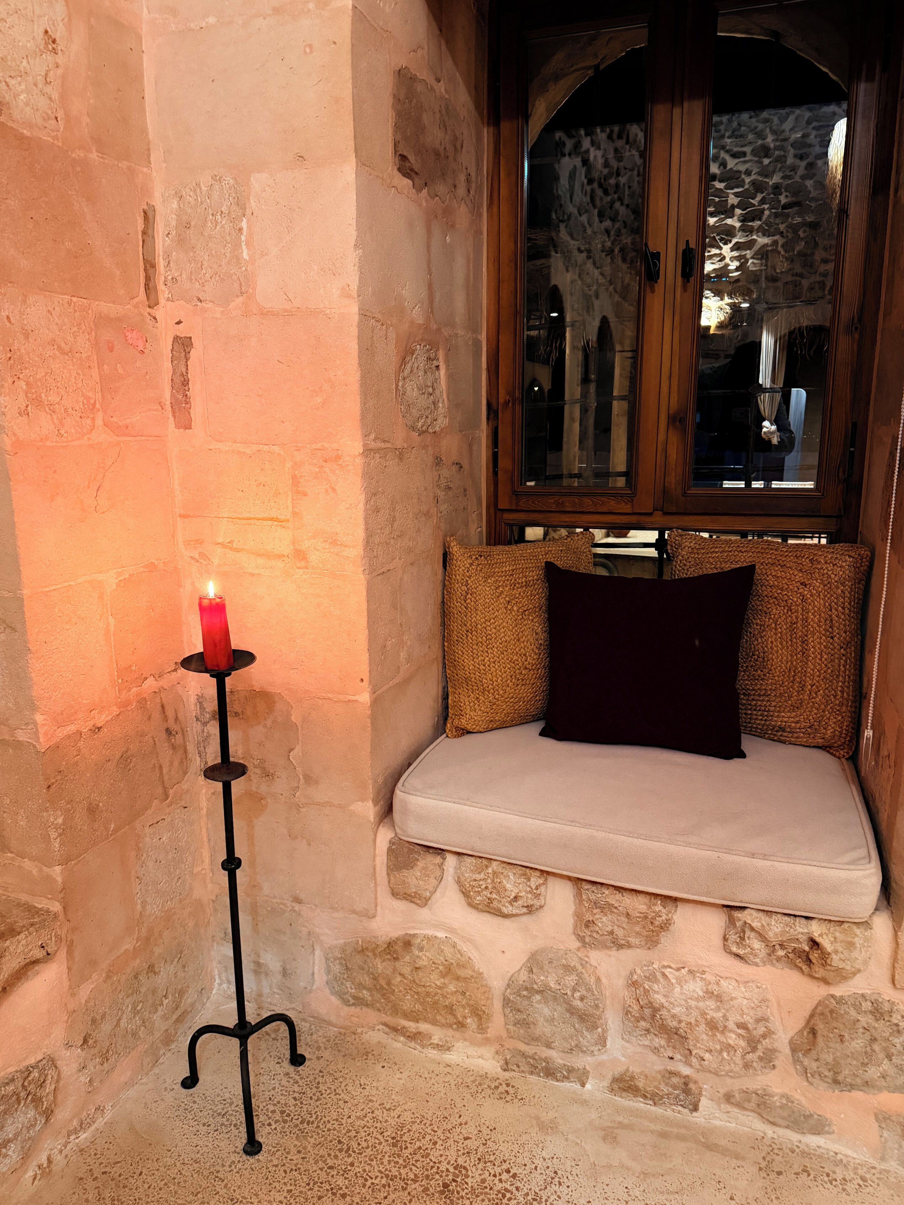 Design Suite with Jacuzzi and Fireplace | Bettwäsche aus ägyptischer Baumwolle, hochwertige Bettwaren