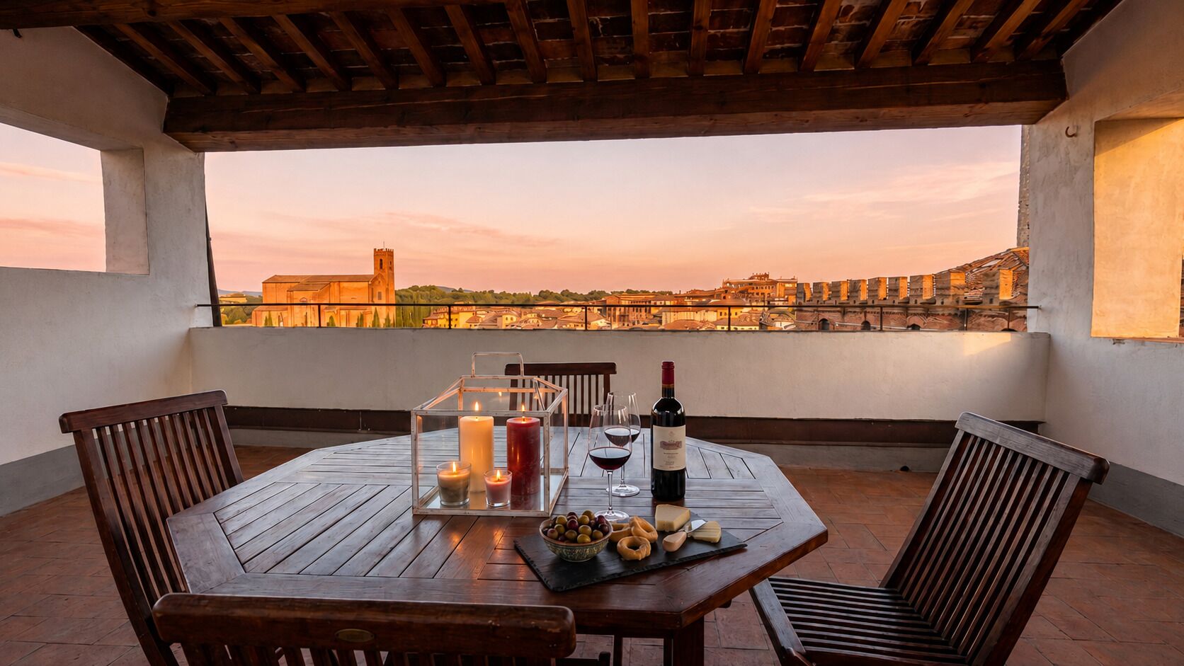 Ático superior, vistas a la ciudad | Restaurante al aire libre