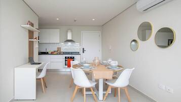 Appartamento, balcone, vista città | Pasti