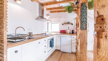 Apartamento, 2 quartos, sacada, vista para o jardim | Parte interna