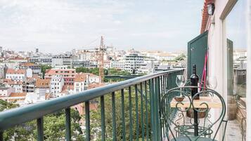 Apartamento, 2 quartos, sacada, vista para o jardim | Sacada