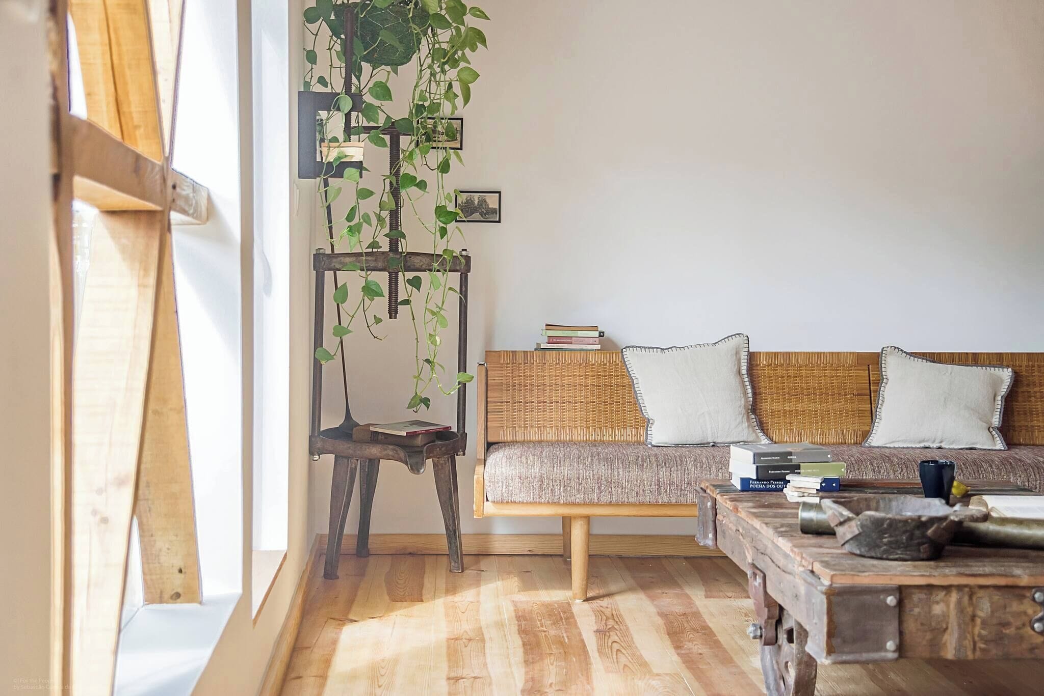 Appartement, 2 slaapkamers, balkon, uitzicht op tuin | Woonkamer | Boeken