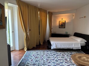Desk, free WiFi - Vela Sea (Civitanova Marche)