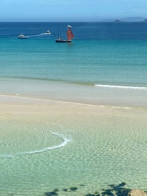 Beach - Fabulous 2-bedroom apartment in charming St Ives perfect getaway parking/views (St Ives)
