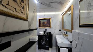 Towels, soap, shampoo, toilet paper