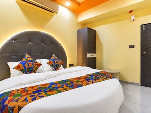 Luxury Room | Desk, free WiFi - Hotel Max Inn (Ahmedabad)