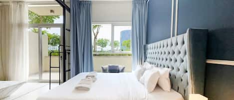 2 bedrooms, desk, iron/ironing board, WiFi