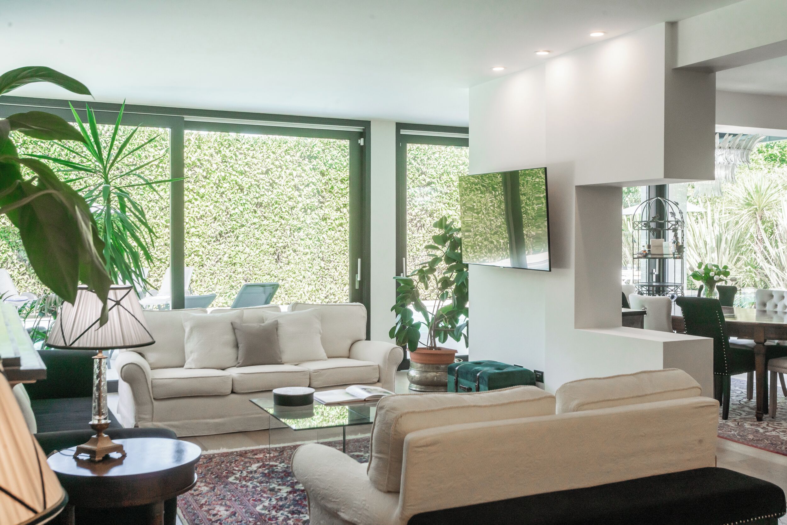 Villa (4 Bedrooms) | Wohnbereich | 32-Zoll-Fernseher mit Kabelempfang, Tischtennisplatte