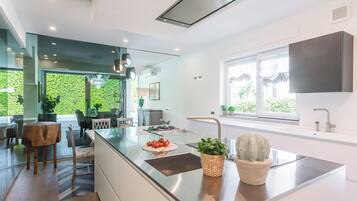 Villa (4 Bedrooms) | Eigene Küche | Espressomaschine, Mikrowelle, Ofen, Wasserkocher