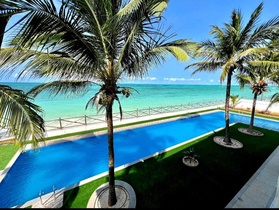 15 outdoor pools
