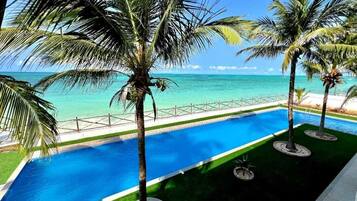 15 piscinas externas