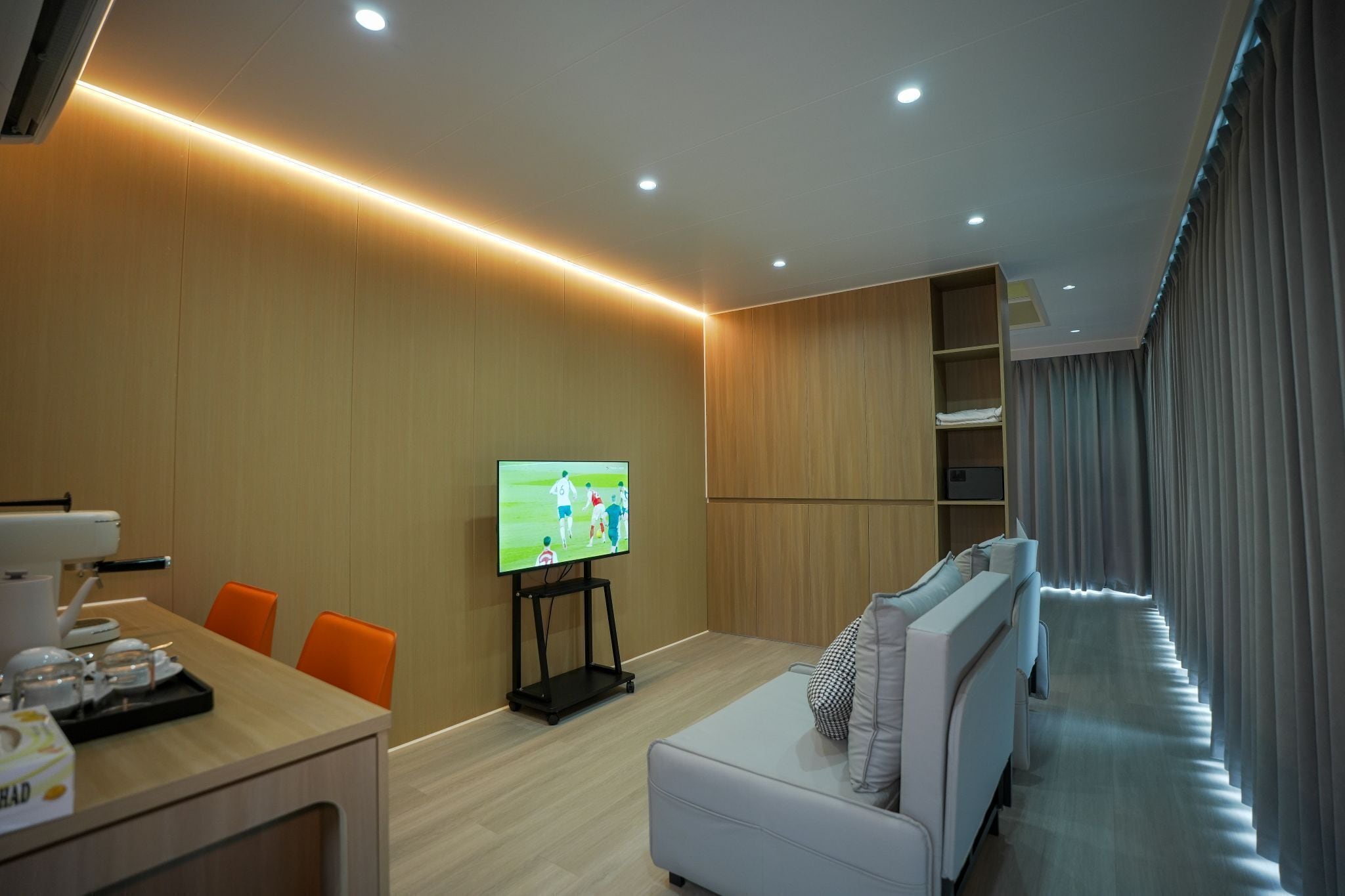 Junior Suite, Beach View | Living area