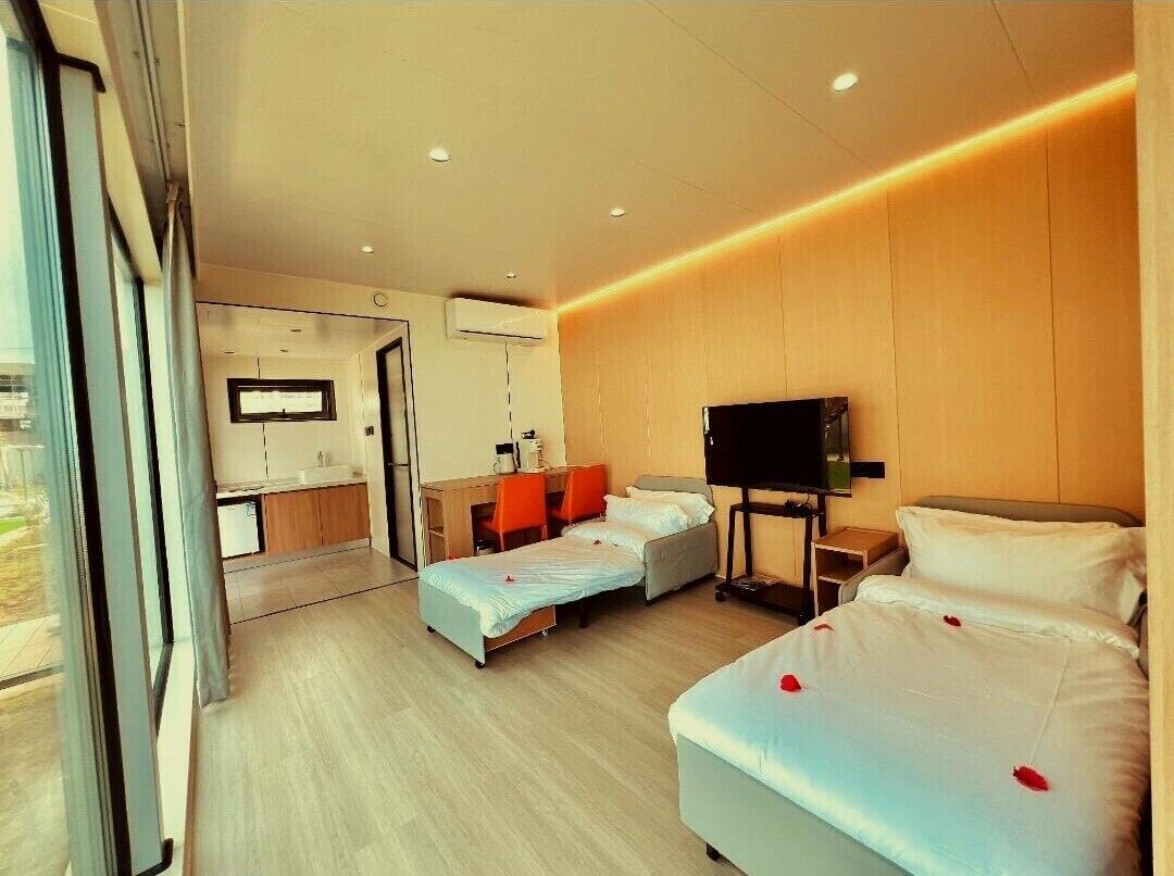 Junior Suite, Beach View | Desk, laptop workspace, free WiFi