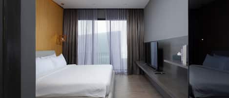 In-room safe, desk, laptop workspace, iron/ironing board (on request)
