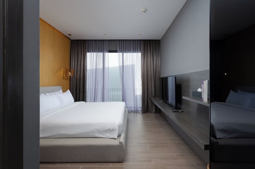 Elite Suites Villas Maikhao Phuket