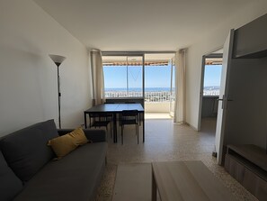 TV - Apartment 'Beau T5 Avec Terrasse Et Vue Mer' with Balcony (Marseille)