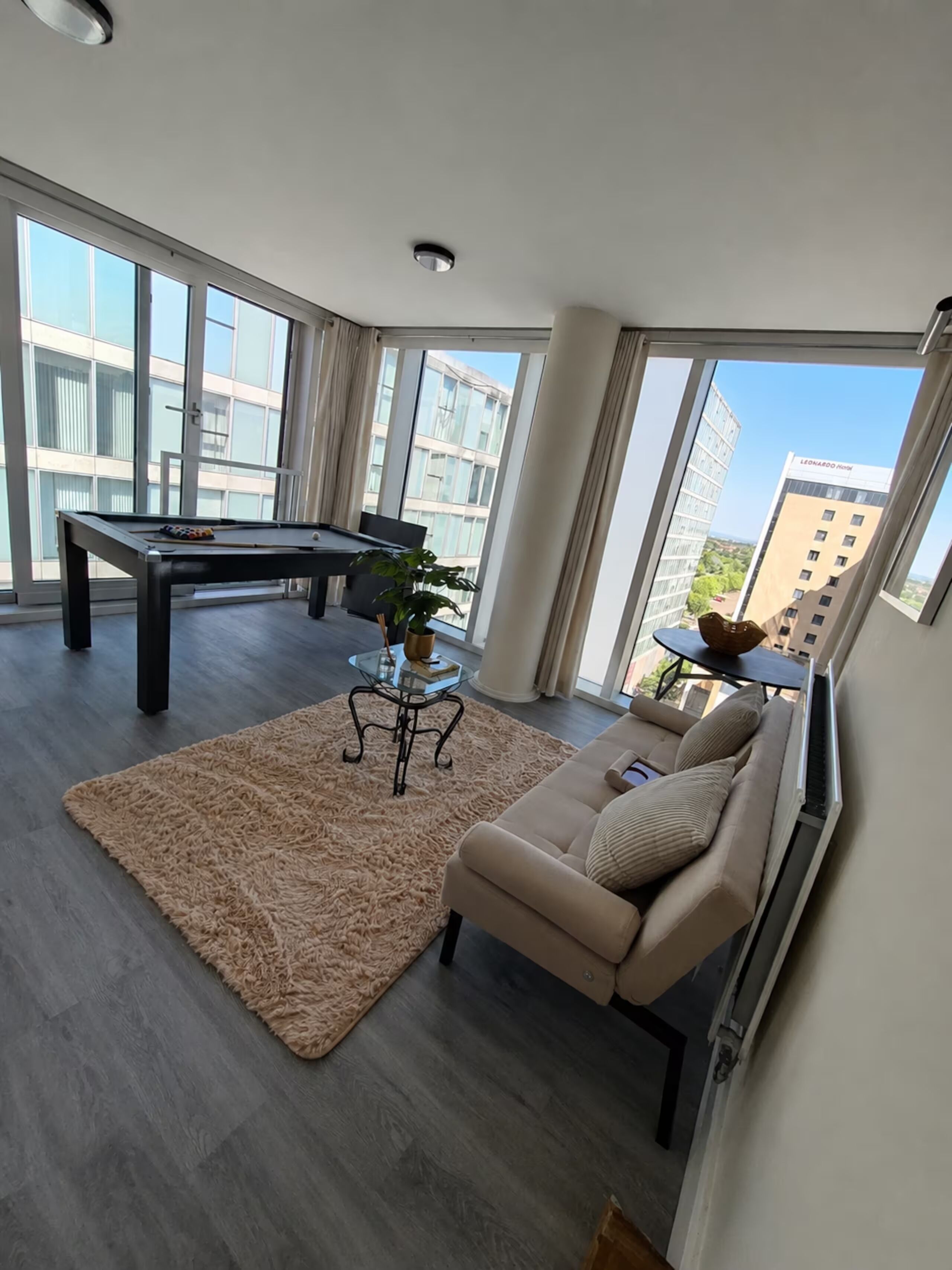 Vip-themed Luxury Apartment Central Milton Keynes City Views & Pool Table - Milton Keynes