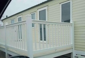 Property grounds - Caravan - Sleeps 4 - Parking (Eyemouth)