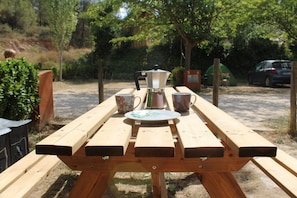 Bungalow familiar | Restaurante al aire libre
