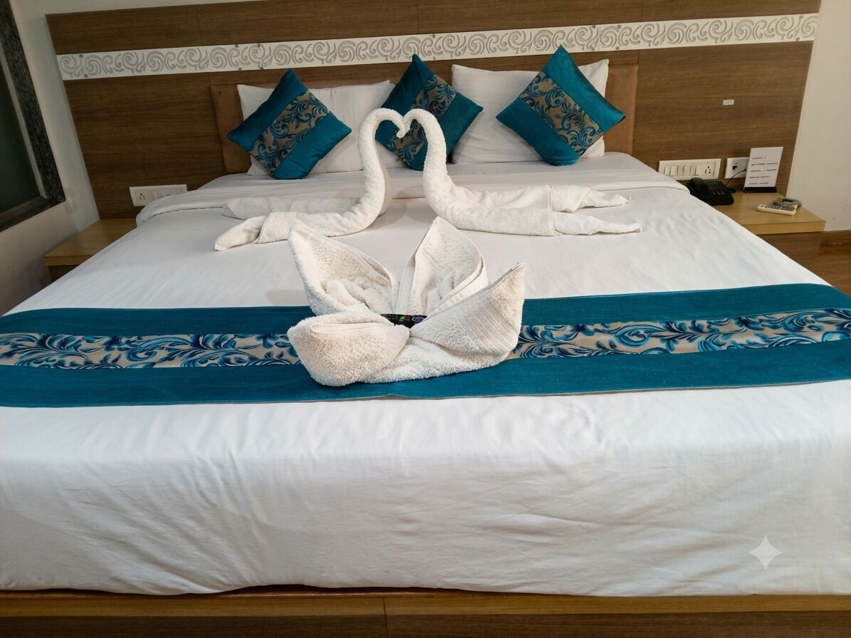 Deluxe Double Room | Desk, laptop workspace, free WiFi