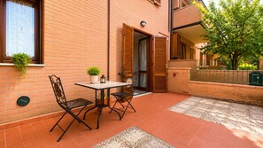 Outdoor dining - Belvedere Nada (San Rocco A Pilli)